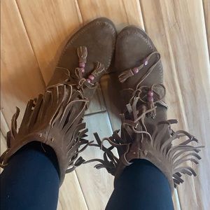 Minnetonka slippers boots size 9